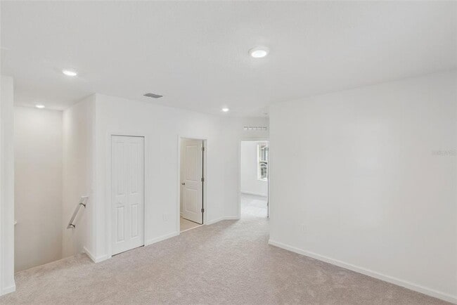 Building Photo - 2653 Skyline Lp