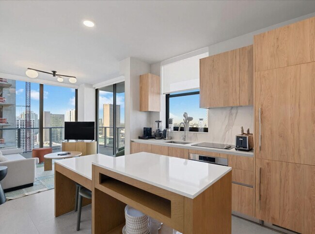 Building Photo - 11 NE 6th St