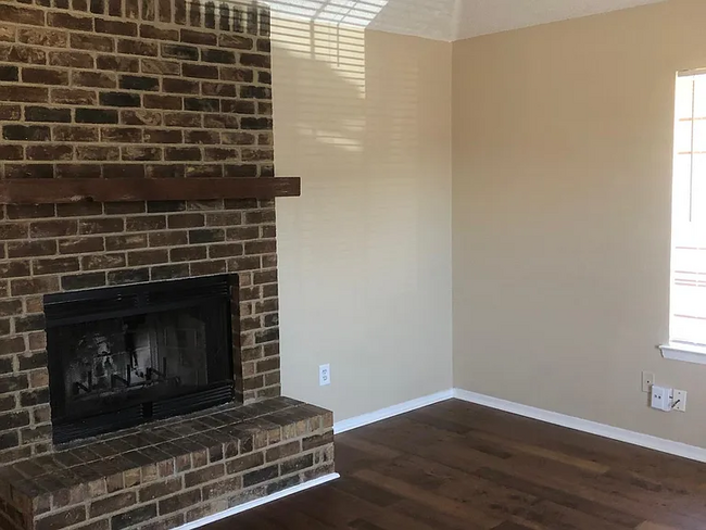 Building Photo - 5804 Tinsley Dr