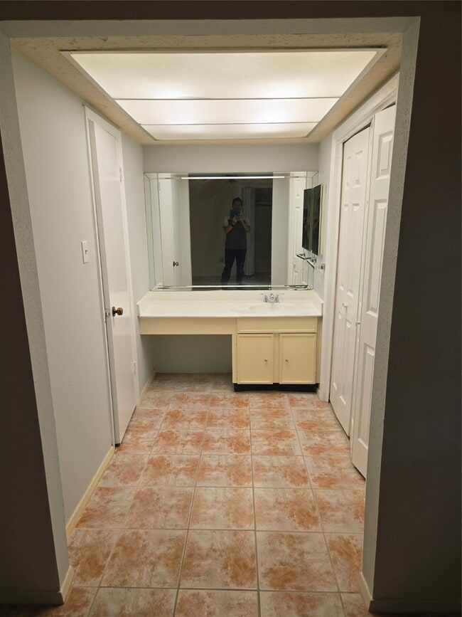Building Photo - 7615 Fur Market Dr
