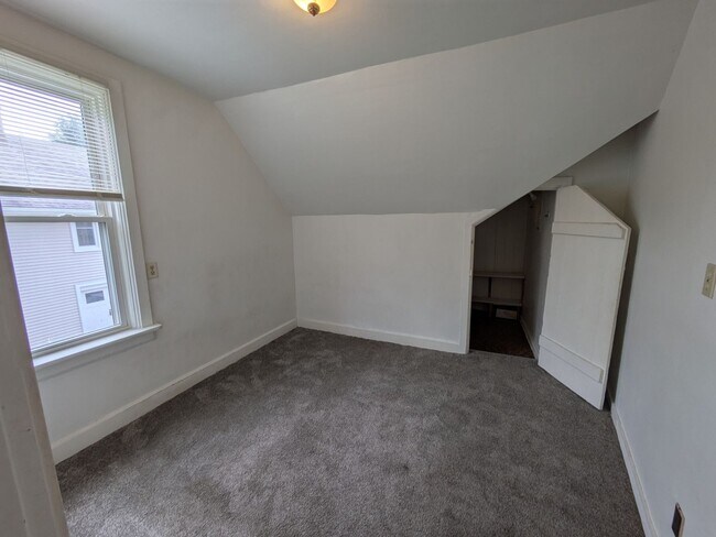 Building Photo - 1207 S 15th St