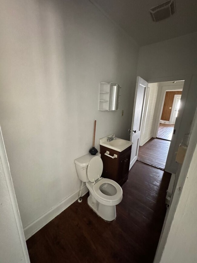 Building Photo - 2 or 3/1 in Grover, NC really located in E...