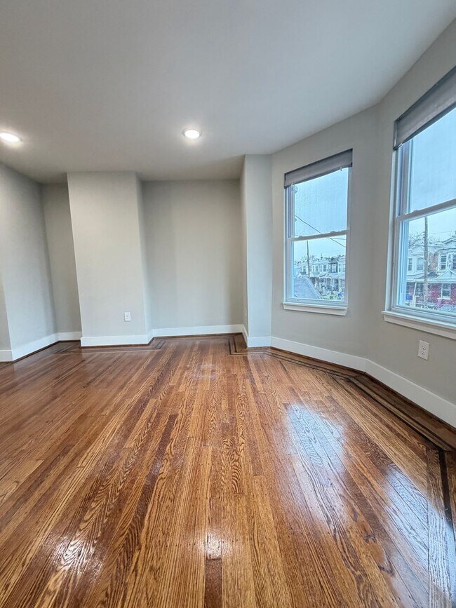 Building Photo - ??? NEWLY RENOVATED 3 BEDROOMS & 2.5 BATH HOUSE LOCATED IN HADDINGTON