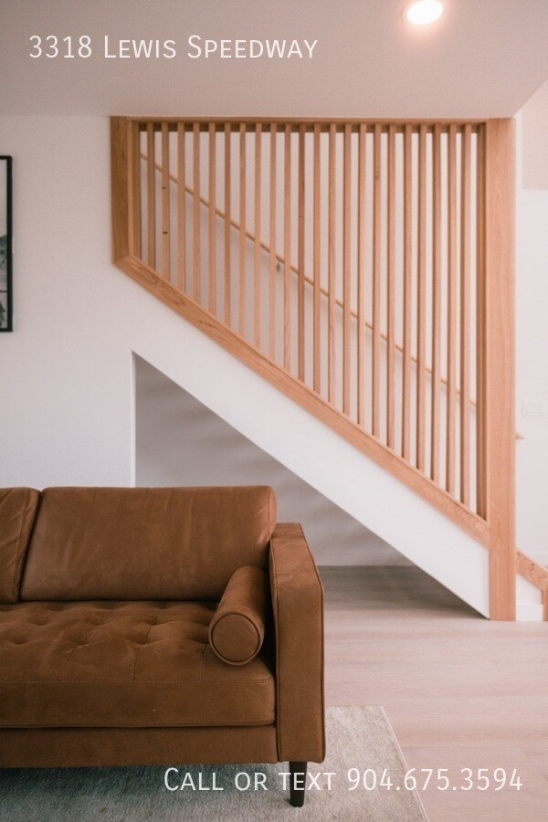 Building Photo - 3318 Lewis Speedway