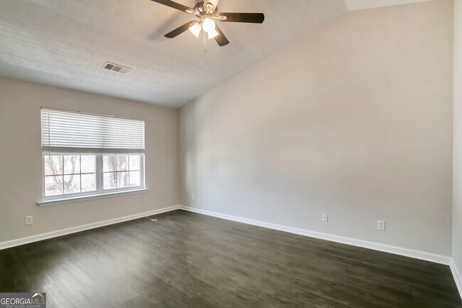 Building Photo - 1001 River Plantation Dr