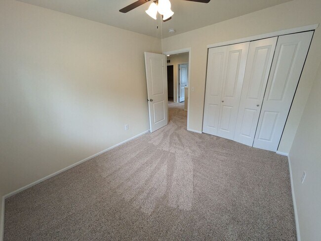 Building Photo - 3100 Eagle Loop NE