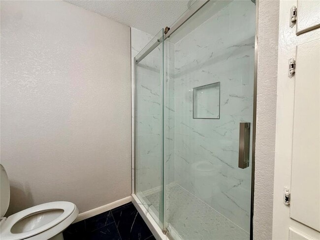 Building Photo - 1403 Long Branch Dr