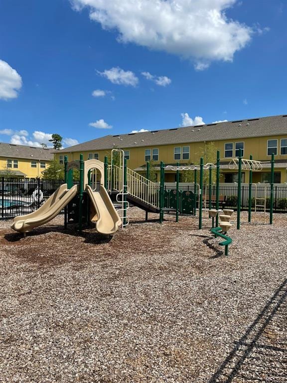 Building Photo - 9330 Tecumseh Dr