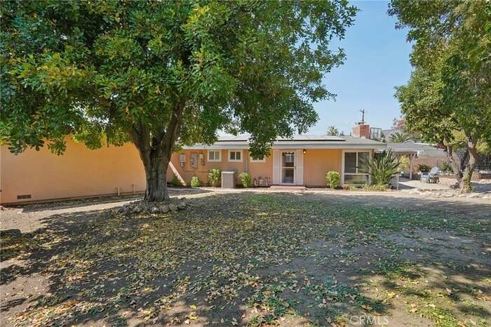 Building Photo - 6138 N Traymore Ave