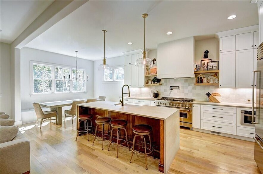 Building Photo - 1268 Hayes Dr SE