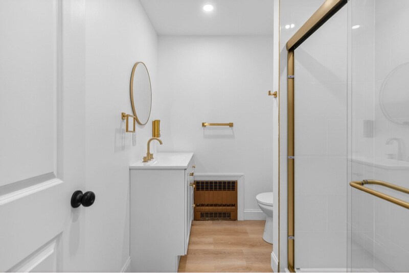 Building Photo - 44 Fullerton St