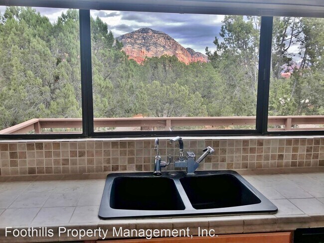 Building Photo - 5 br, 3 bath House - 3455 Moki Drive