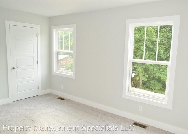 Building Photo - 3 br, 3 bath House - 2727 Rainbow Circle