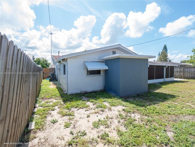 Building Photo - 3421 Cantrell