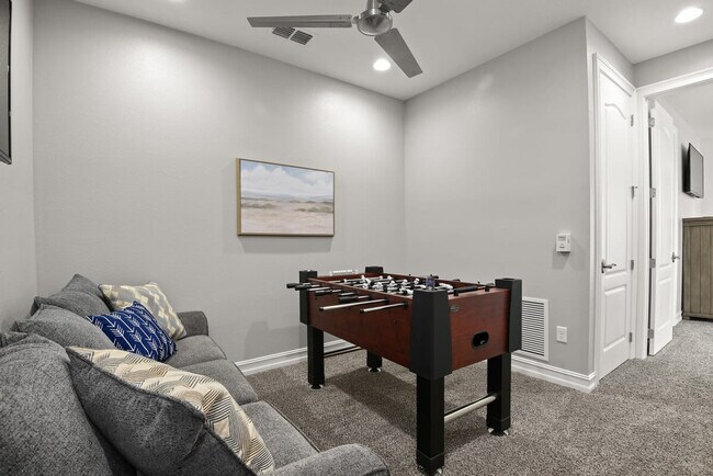 Building Photo - 132 Mediterranean Way