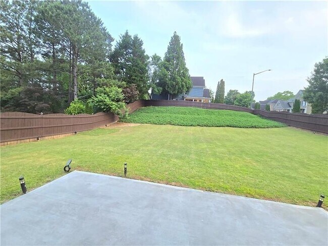 Building Photo - 12592 Waterside Dr