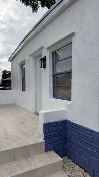 Building Photo - 414 Phippen Waiters Rd