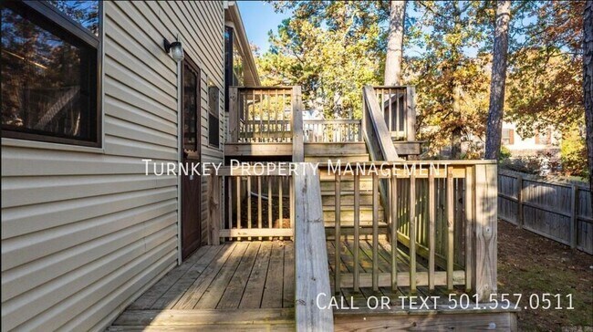 Building Photo - 2 Forest Maple Ct