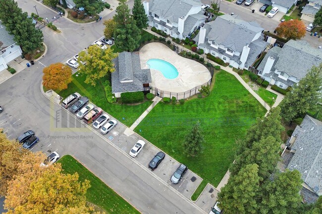 Building Photo - 3 bedroom 2 baths available in a gate community