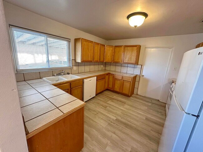 Building Photo - 2620 Marble Ave NW