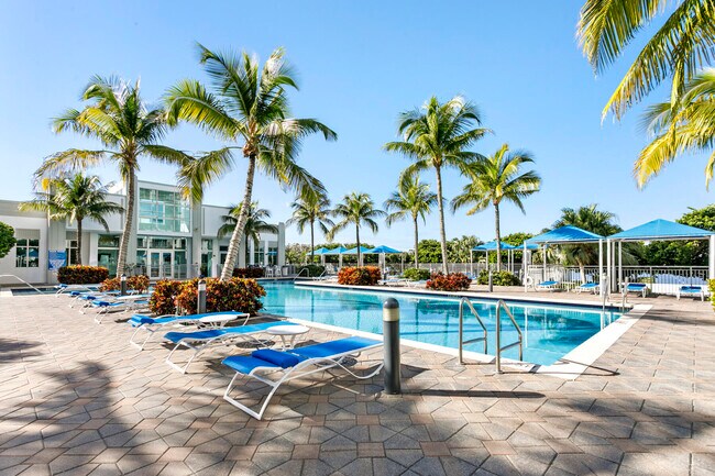 Building Photo - 300 S Australian Ave