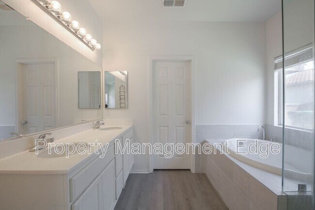 Building Photo - 29419 Obsidian Ct