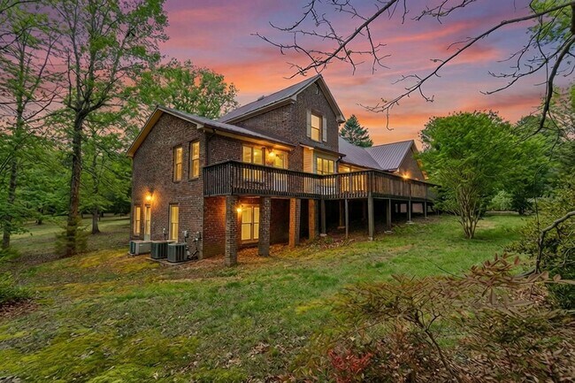 Building Photo - Beautiful 4 Bed 3.5 Bath Home on 20 Acres