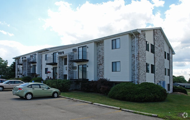 Primary Photo - Green Briar Apartments