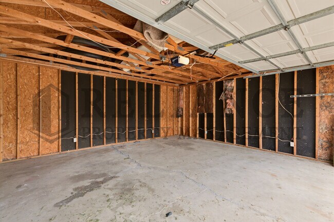 Building Photo - 3349 S Vine St