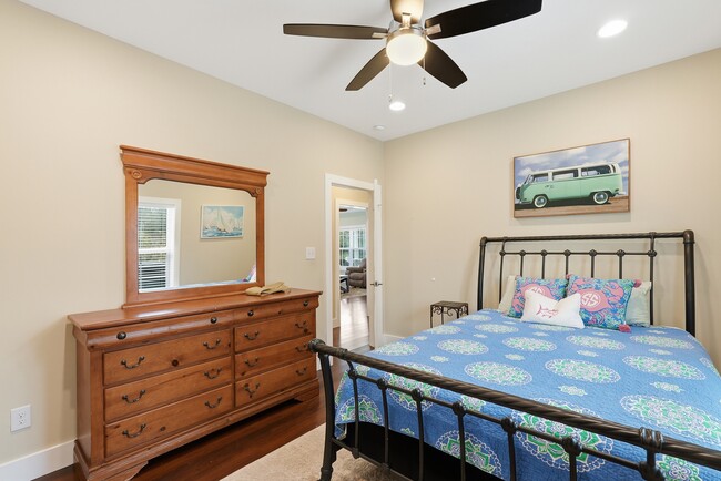 Building Photo - Prime Coastal Location!