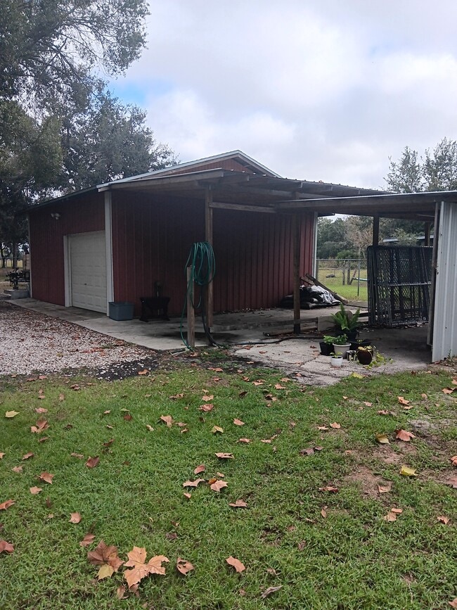 Building Photo - 902 Charlie Griffin Rd