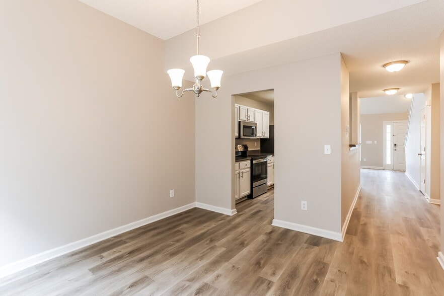 Building Photo - 4509 Ravenwood Pl