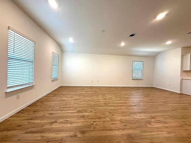 Building Photo - 1917 Buntline Hitch Dr