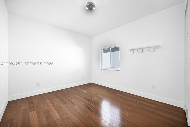 Building Photo - 10957 NW 73rd Terrace