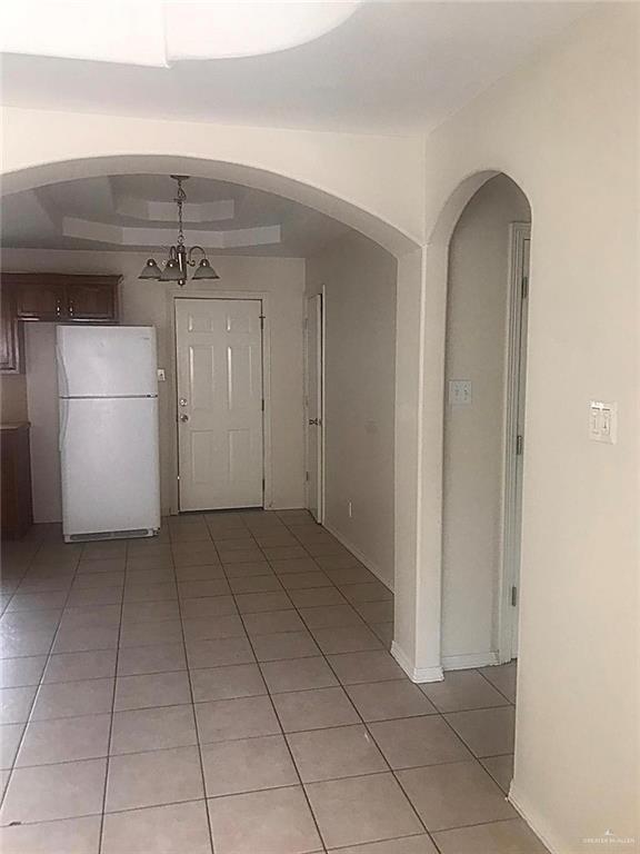 Building Photo - 806 W Palm Dr