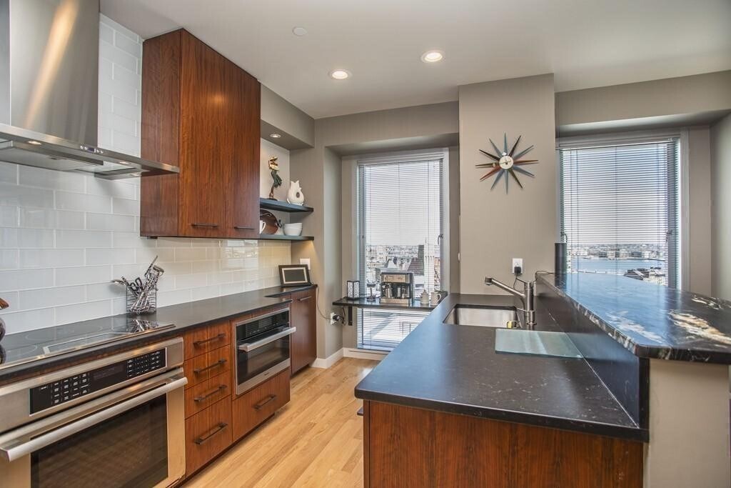 Building Photo - 80 Broad St