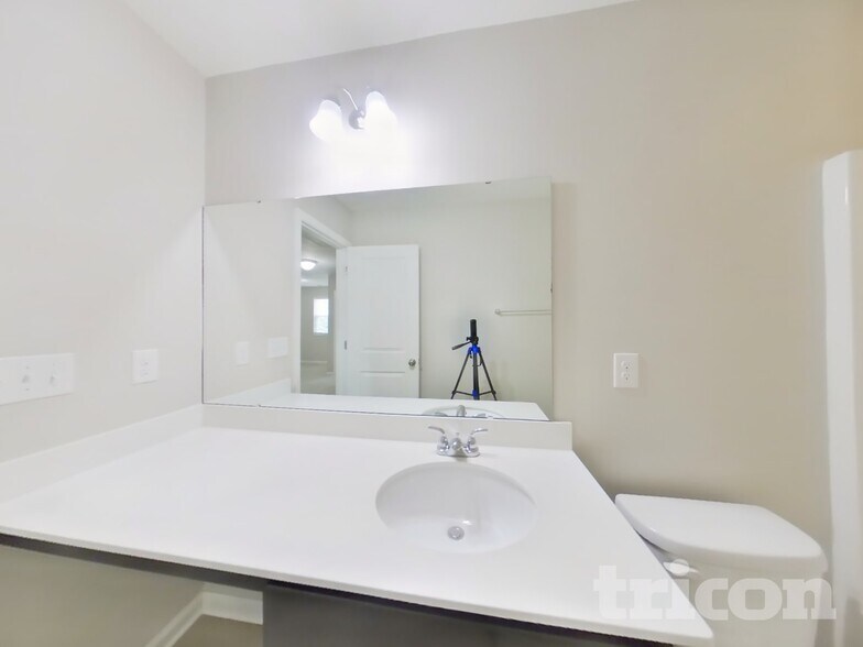 Building Photo - 501 Eastfair Dr