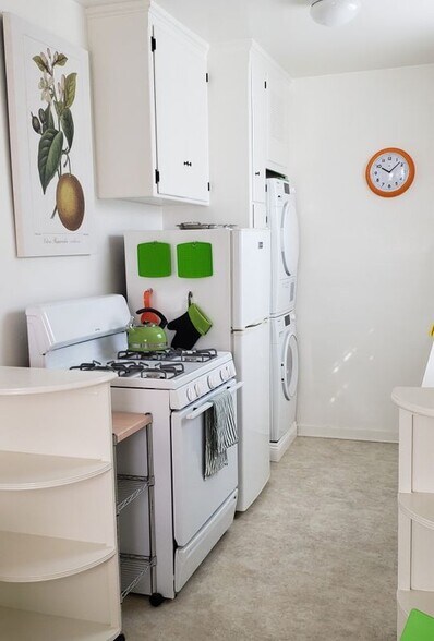 Building Photo - 7923 Norton Ave