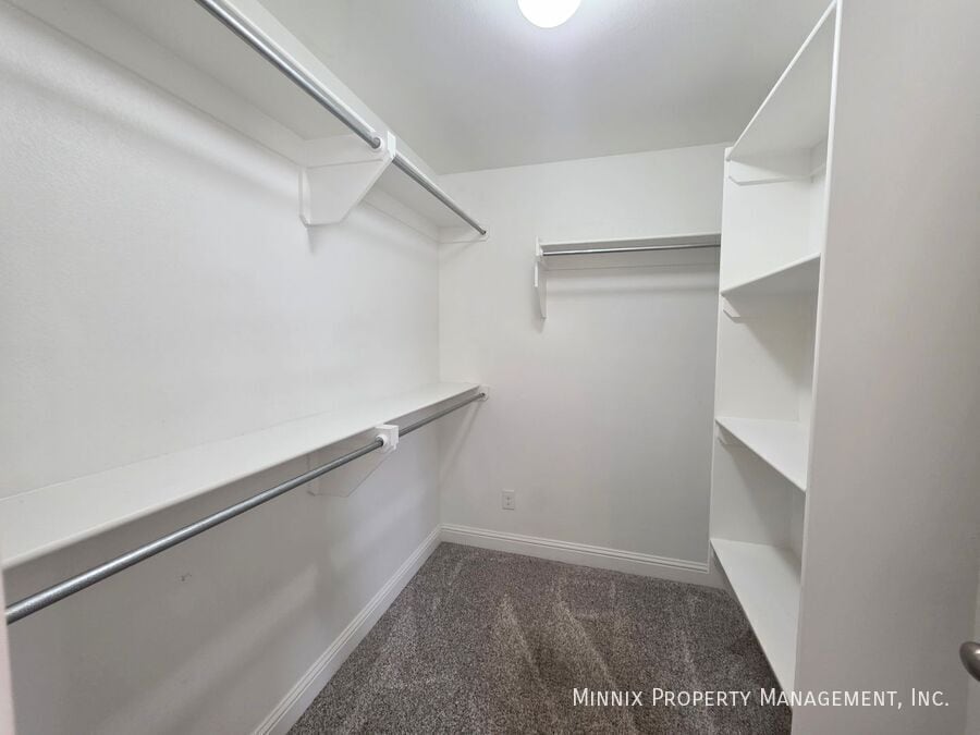 Building Photo - 9411 Sagebrush Ave