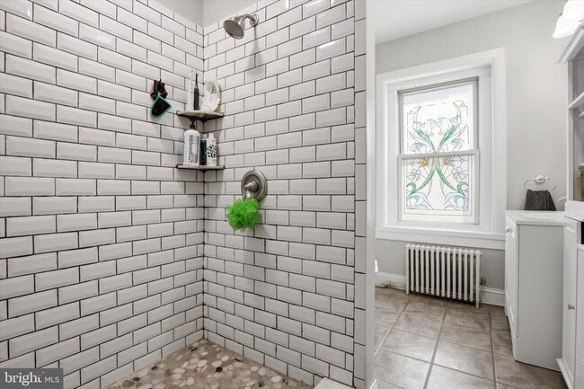 Building Photo - 343 Spring Mill Ave