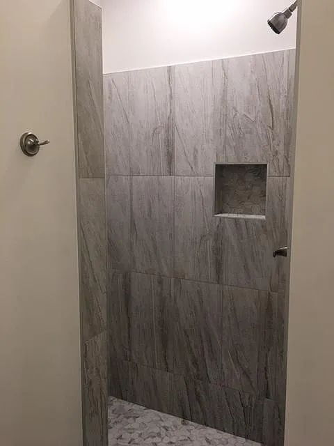 Building Photo - Inquire today on how to get FREE rent!