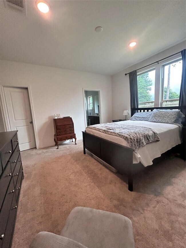 Building Photo - 118 Ashwood Glade Dr