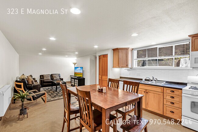 Building Photo - 323 E Magnolia St