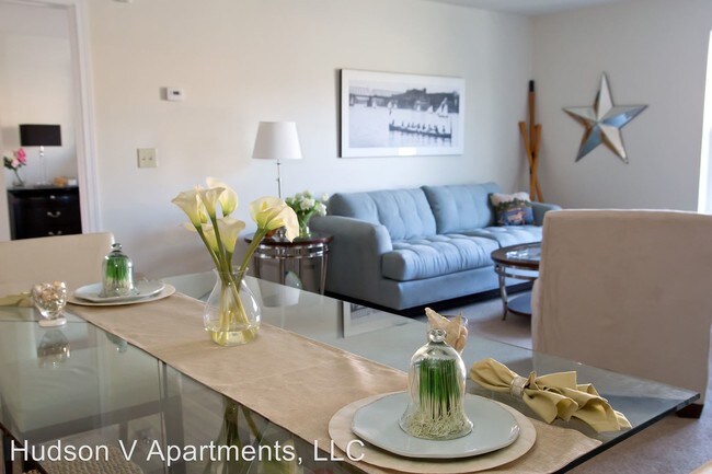 Interior Photo - Iron Point Apartments