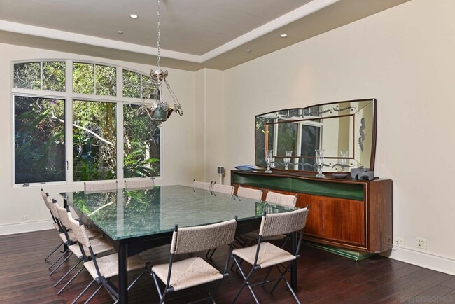 Building Photo - 6717 La Jolla Scenic S Dr