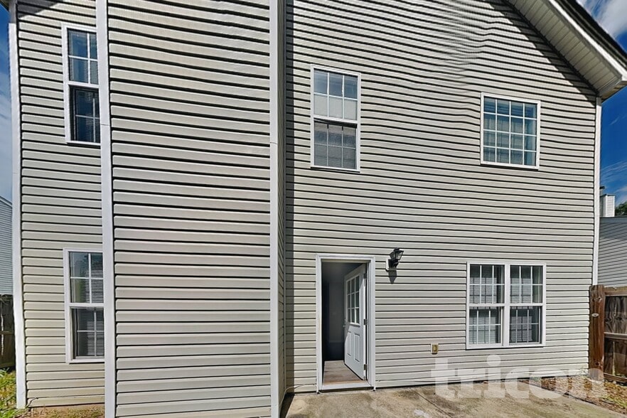 Building Photo - 213 Nellie Yale Pl