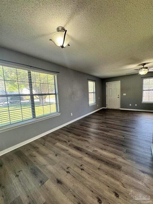 Building Photo - 9511 Sandpiper St