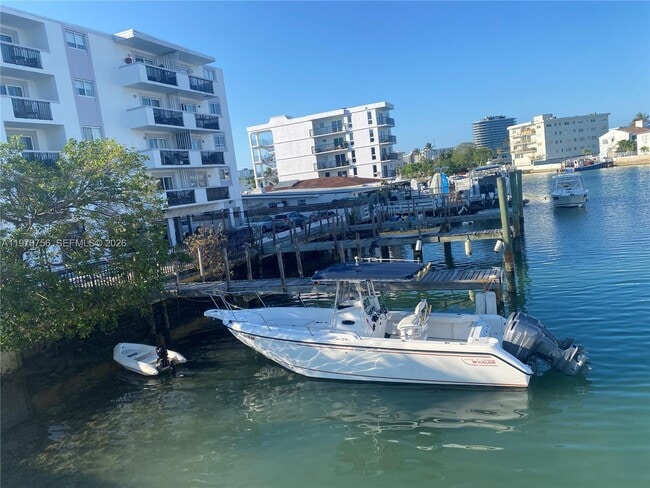 Building Photo - 8101 Crespi Blvd