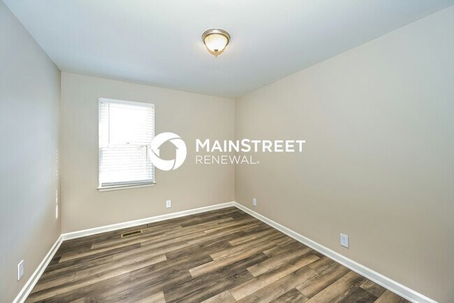 Building Photo - 3 Bedroom Pet-Friendly Home in MOUNT JULIE...