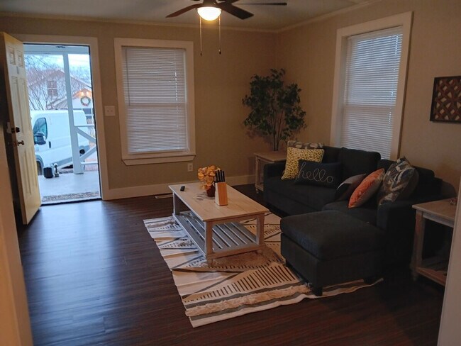 Building Photo - 214 McGarity St